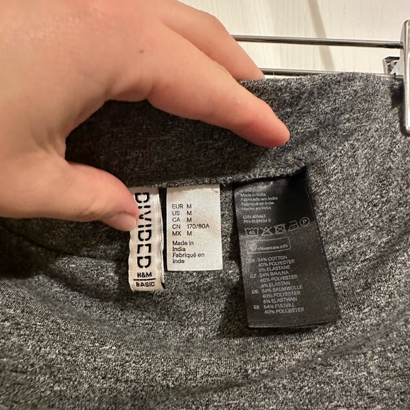 Mini skirt - Picture 2 of 2